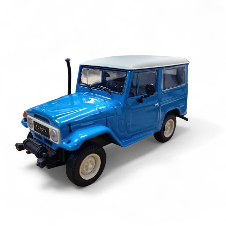 Auto Toyota Land Cruiser FJ40 Escala 1:43 (Modelo Descontinuado)