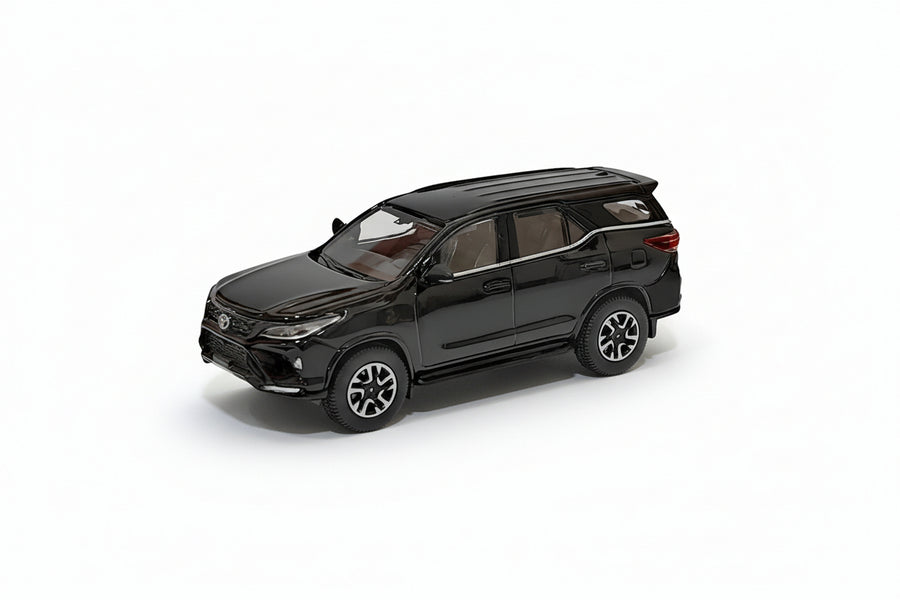 Auto Toyota Fortuner Attitude Año 2023 Escala 1:64 (Modelo Descontinuado)