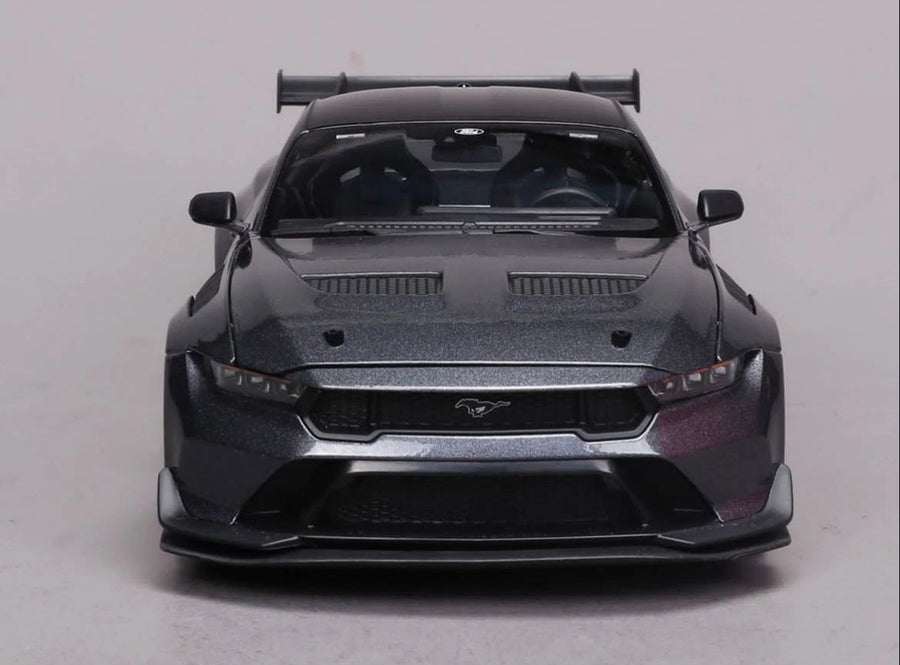 Ford Mustang Escala 1:18 del año 2025