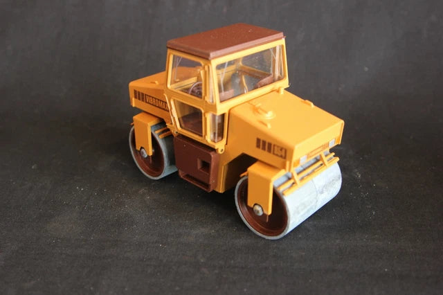 Rodillo Compactador Case W854 Escala 1:35 (Modelo Descontinuado)