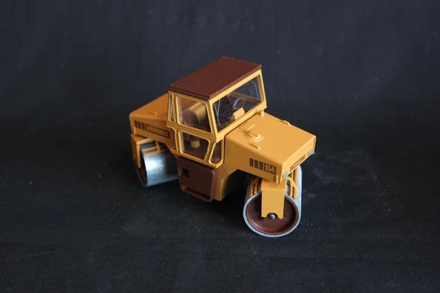 Rodillo Compactador Case W854 Escala 1:35 (Modelo Descontinuado)