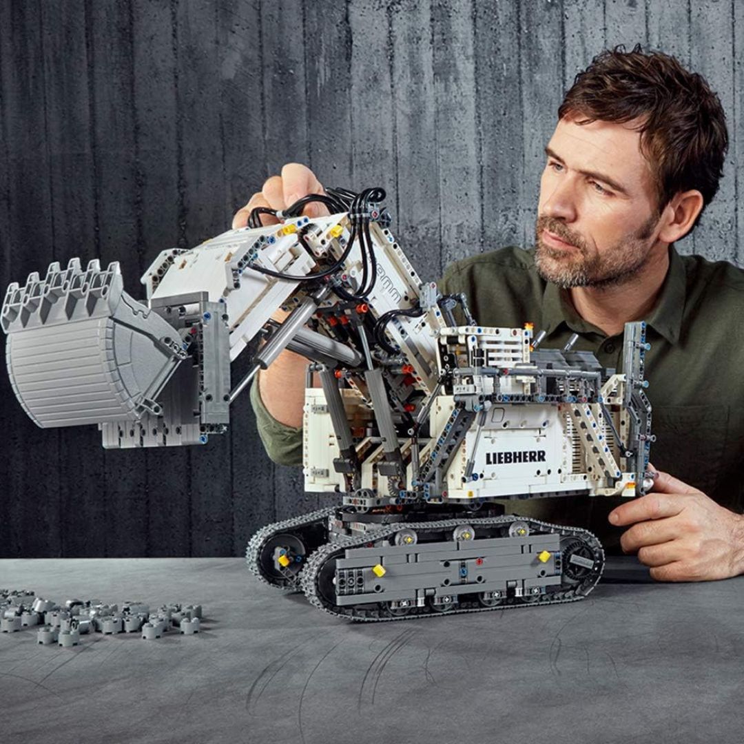 LEGO Technic Liebherr R9800 Mining Shovel (4,108 Pieces)