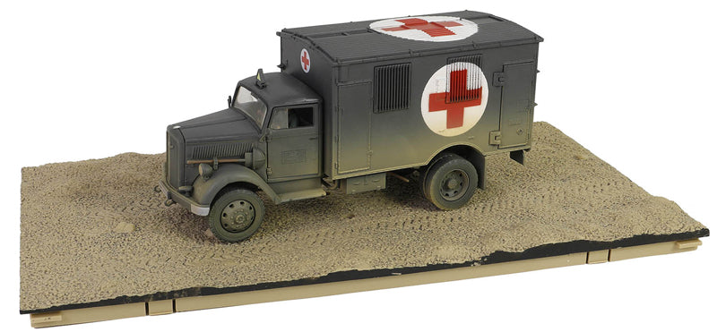 Camión Ambulancia Opel Blitz 3,6-6700 A-Type Kfz.305 Escala 1:32