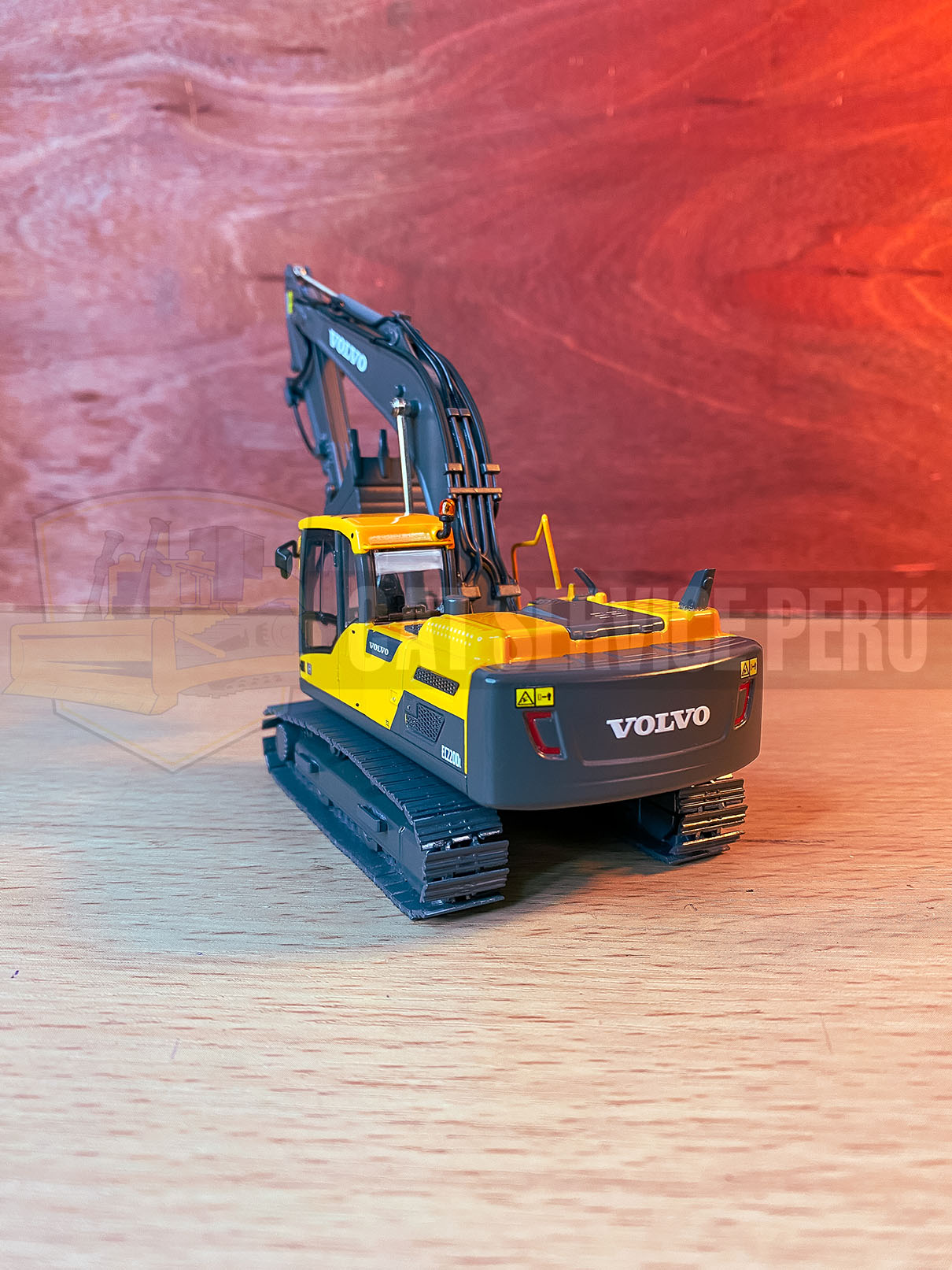 Excavadora De Orugas Volvo EC220D Escala 1:50 (Pre-Venta)