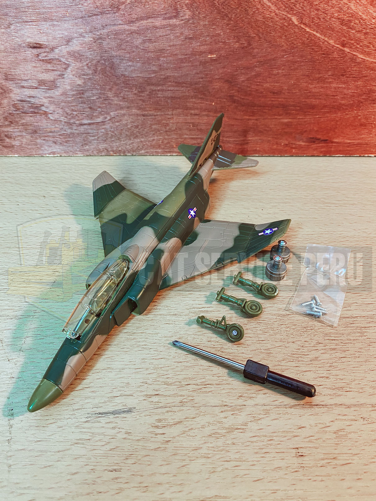 Avión Militar F4 Phantom Escala 1:200 (Armable)