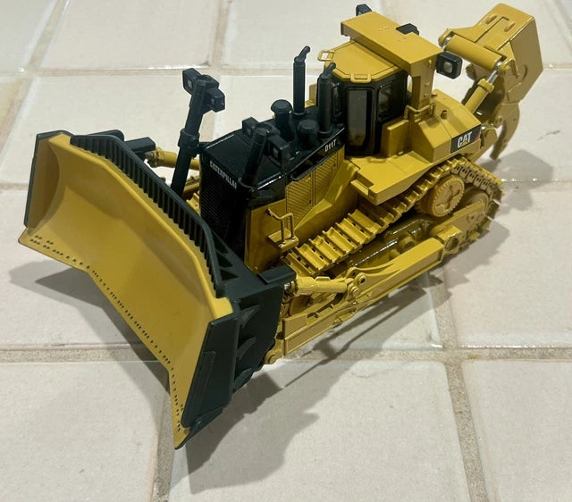 Tractor De Orugas Caterpillar D11T Escala 1:50 (Modelo Descontinuado)