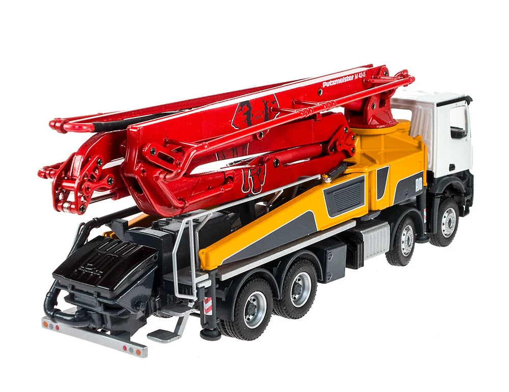 MAN 4X Concrete Pump with Putzmeister M42-5RZ Concrete Pump, Scale 1:50