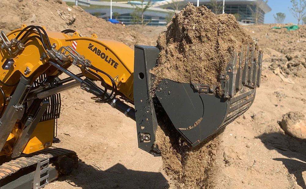 Huina Full Metal Excavator + Accessories Remote Control Scale 1:14