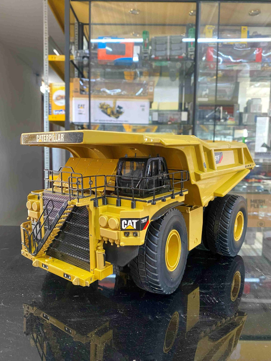 797F Mining Truck 1:50 Scale (Discontinued Model)