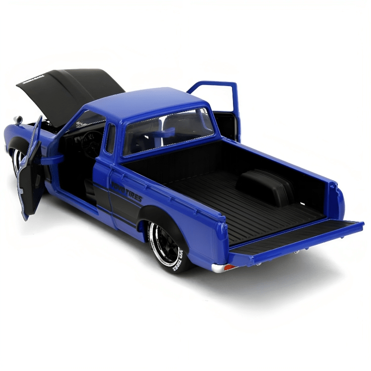 Auto Datsun 1972 Pickup Escala 1:24 (Modelo Descontinuado) - KATZER