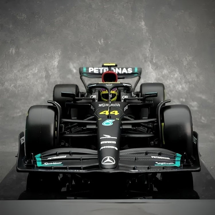 Auto De Carrera Mercedes AMG Racing 63 Año 2023 Escala 1:24 (Pre - Venta) - KATZER