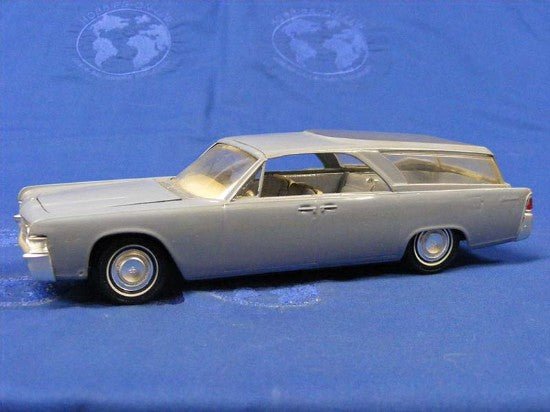 Auto Lincoln Continental 1965 Wagon Escala 1:25 (Modelo Descontinuado) - KATZER