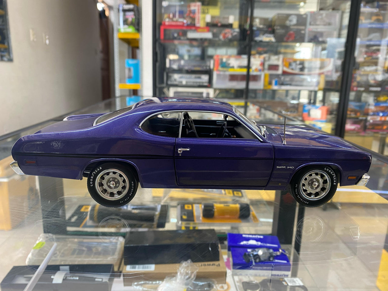 Auto Plymouth Duster 340 Mecum Auctions In FC7 Escala 1:18 - KATZER