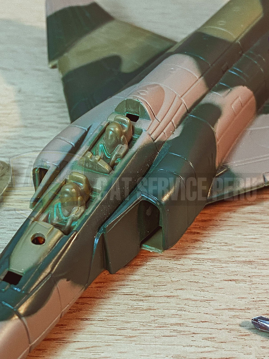 Avión Militar F4 Phantom Escala 1:200 (Armable) - KATZER