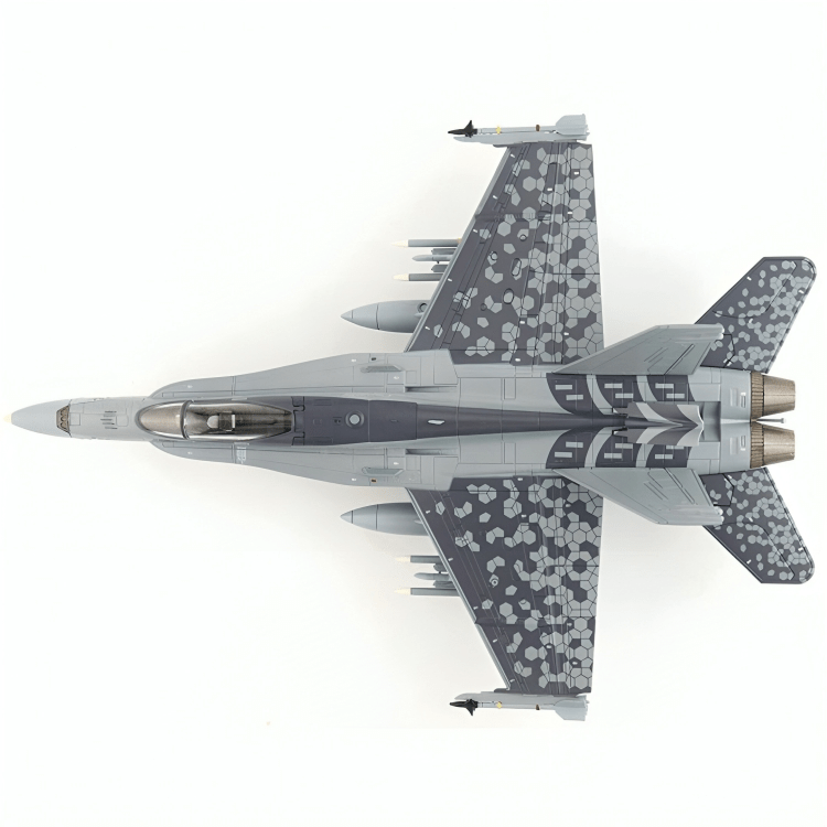 Avión Militar Hornet CF - 18 Año 2022 Escala 1:72 (Modelo Descontinuado) - KATZER