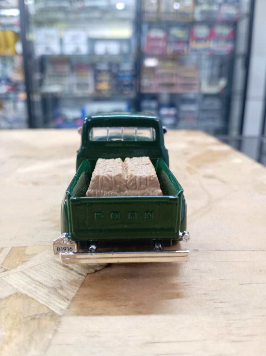 Auto Ford F-100 Pickup Año 1953 Escala 1:32 (Modelo Descontinuado)