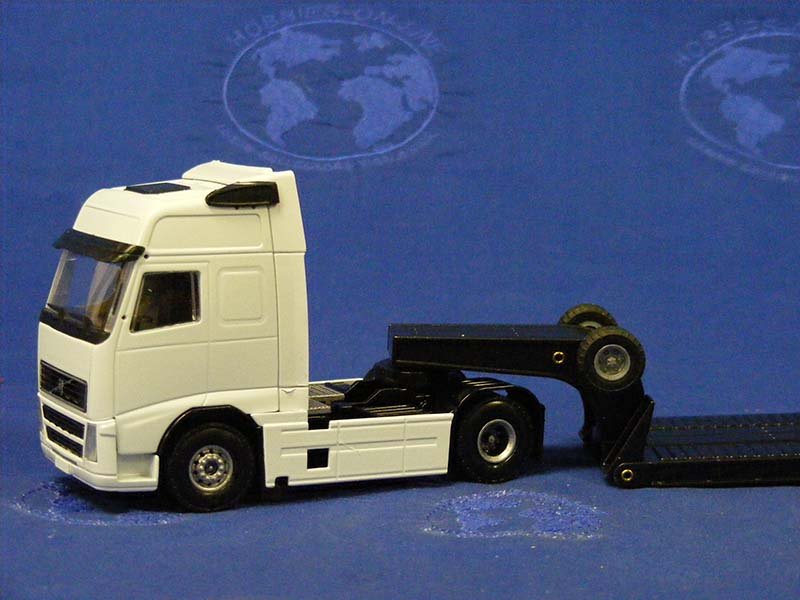 Cama Baja Volvo FH12 Globetrotter Escala 1:50 (Modelo Descontinuado) - KATZER
