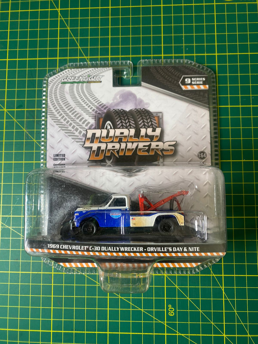 Camión De Servicio Chevrolet C - 30 1969 Escala 1:64 (Modelo Descontinuado) - KATZER