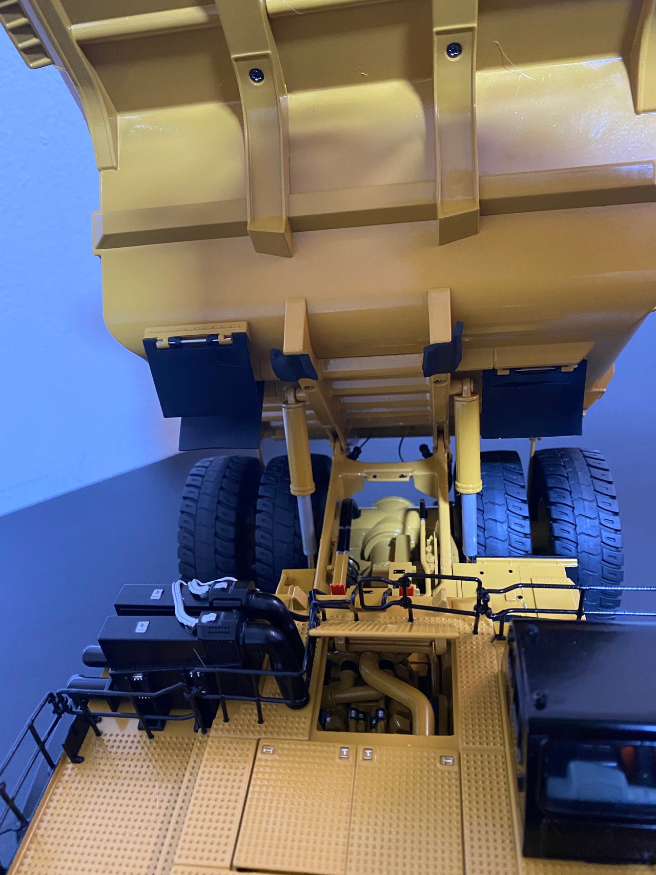 Camión Minero 797F Tier 4 Escala 1:50 - KATZER