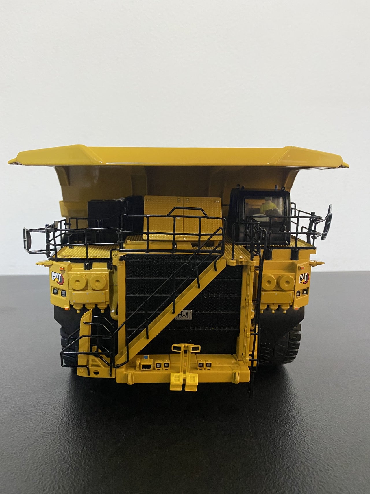 Camión Minero 797F Tier 4 Escala 1:50 - KATZER