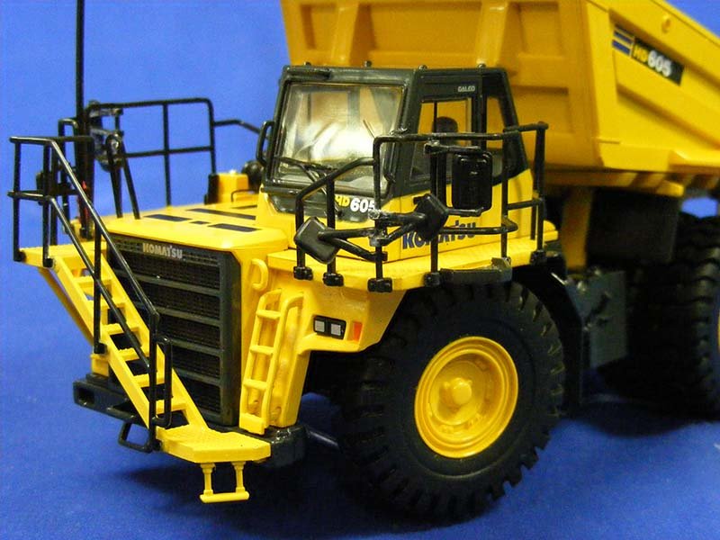 Camión Minero Komatsu HD605 Escala 1:50 - KATZER