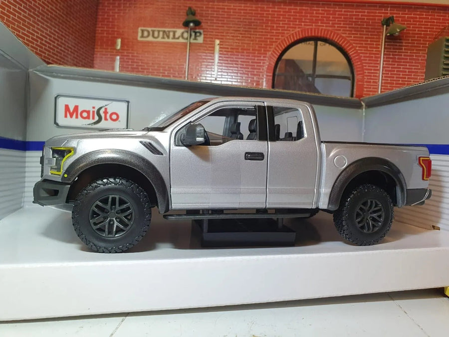 Camioneta Ford F150 2017 Raptor Escala 1:24 (Modelo Descontinuado) - KATZER
