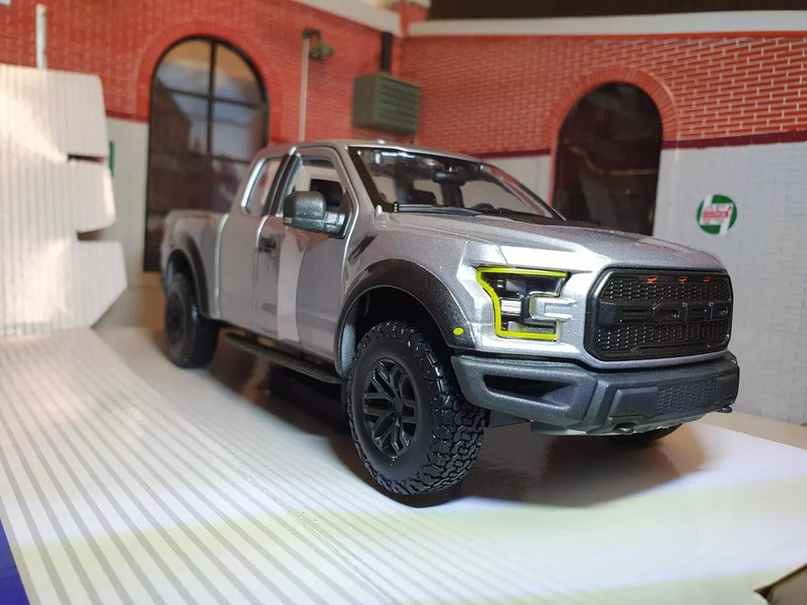 Camioneta Ford F150 2017 Raptor Escala 1:24 (Modelo Descontinuado) - KATZER