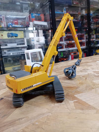 Thumbnail for Liebherr R922 Crawler Excavator 1:50 Scale