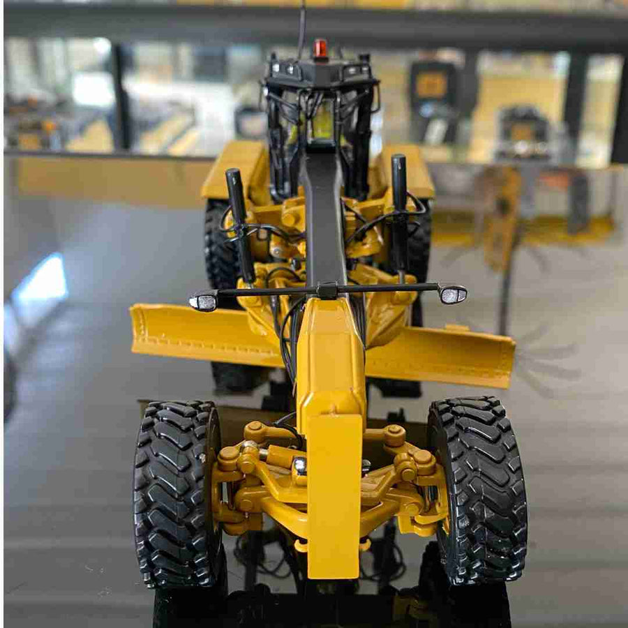 Motoniveladora 16 Escala 1:50 - KATZER