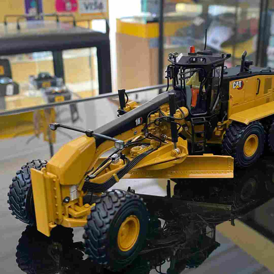 Motoniveladora 16 Escala 1:50 - KATZER