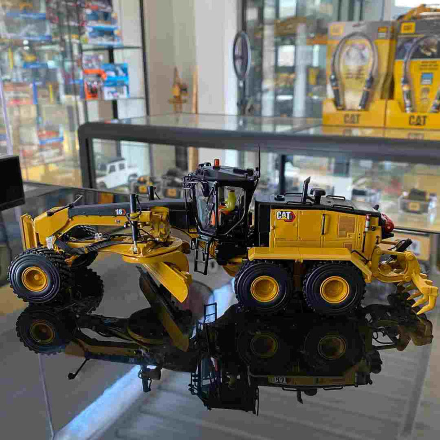 Motoniveladora 16 Escala 1:50 - KATZER