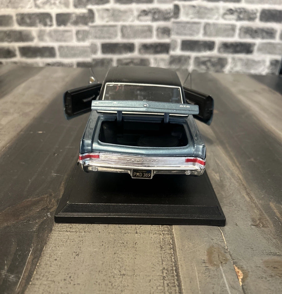 1965 Pontiac GTO Car, 1:18 Scale