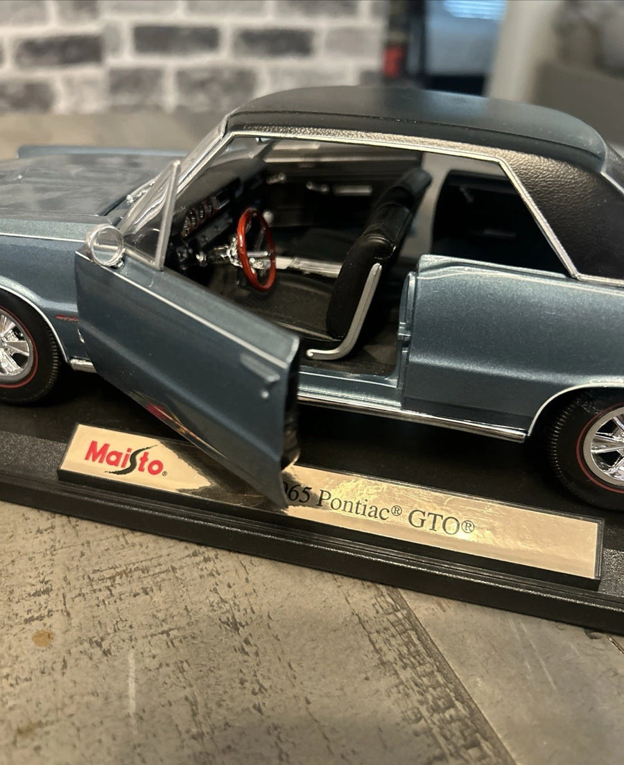1965 Pontiac GTO Car, 1:18 Scale