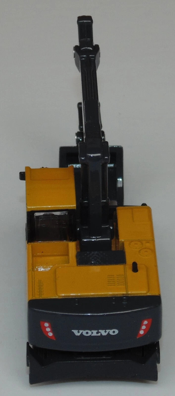 Excavadora De Ruedas Volvo EW230C Escala 1:87 (Modelo Descontinuado)