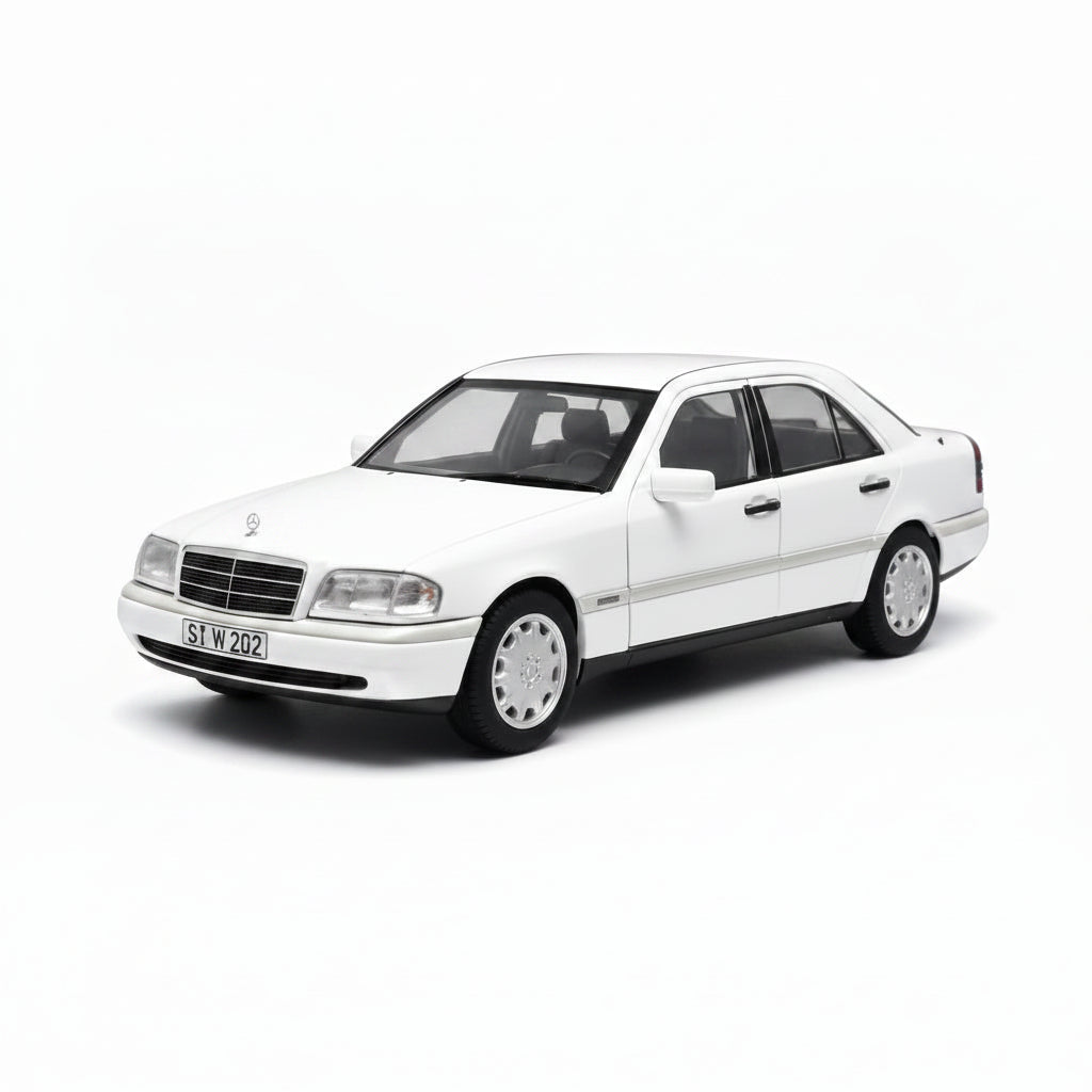 Auto Mercedes Benz C200 (W202) Año 1993-1996 Escala 1:18 (Modelo Descontinuado)