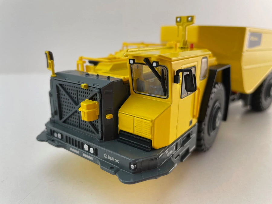 Camión Minero De Bajo Perfil Epiroc MT65 S Escala 1:50 (Modelo Descontinuado)