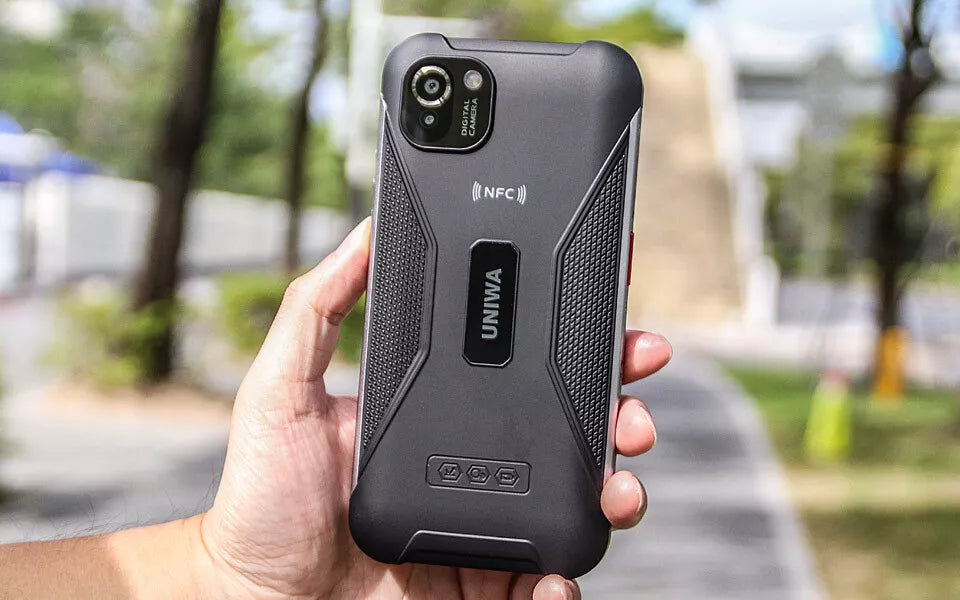 Celular Uniwa W555 32GB De Ram