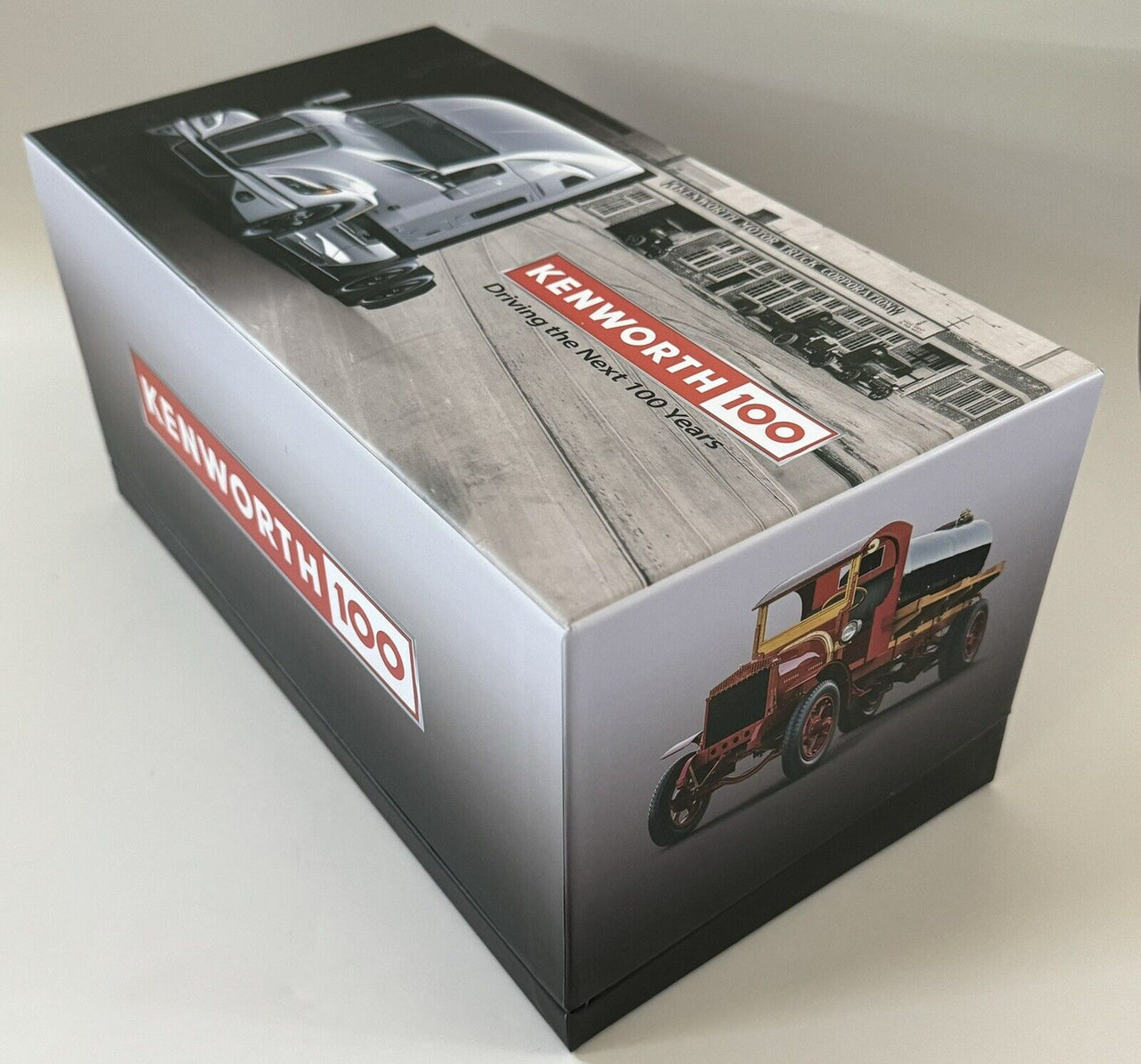 Kenworth T680 100th Anniversary Truck Tractor 1:32 Scale (Discontinued Model)