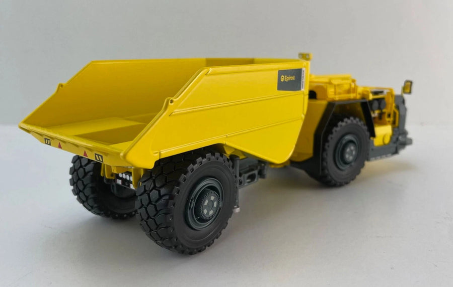 Camión Minero De Bajo Perfil Epiroc MT65 S Escala 1:50 (Modelo Descontinuado)