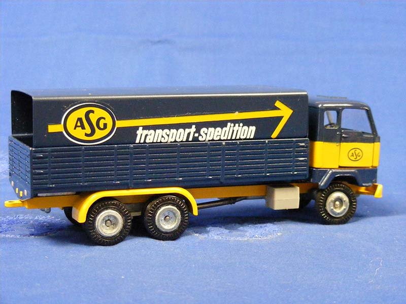 Tráiler Volvo F89 Escala 1:50 (Modelo Descontinuado) - KATZER