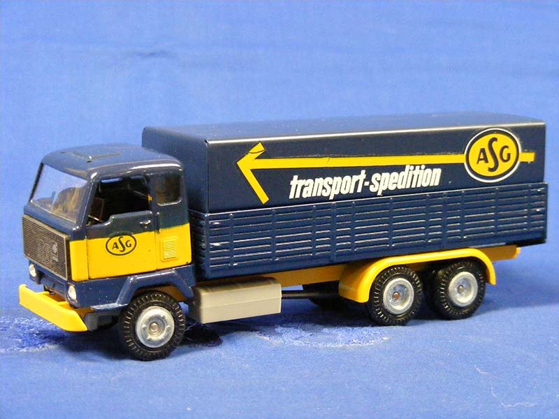 Tráiler Volvo F89 Escala 1:50 (Modelo Descontinuado) - KATZER