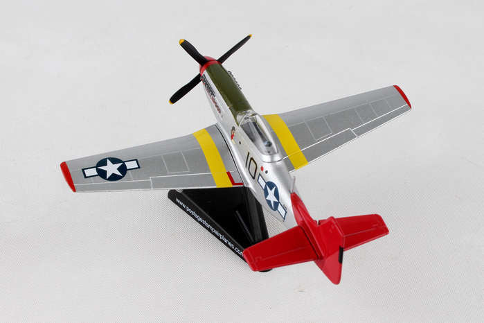 Avión De Combate Mustang P-51D Escala 1:100