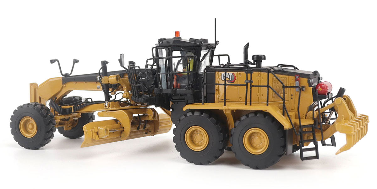 18M3 Motor Grader 1:50 Scale