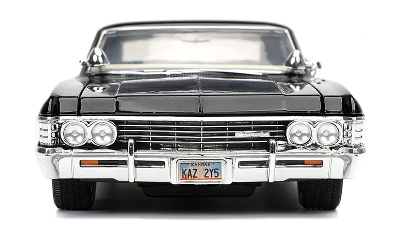 Auto Chevrolet Impala SS Año 1967 & Dean Winchester Escala 1:24