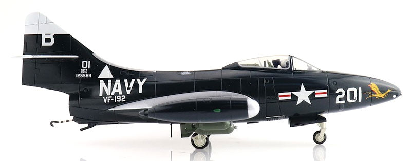 Avión Militar F9F-5 Panther VF-192 "Golden Dragon" Escala 1:72 (Modelo Descontinuado)