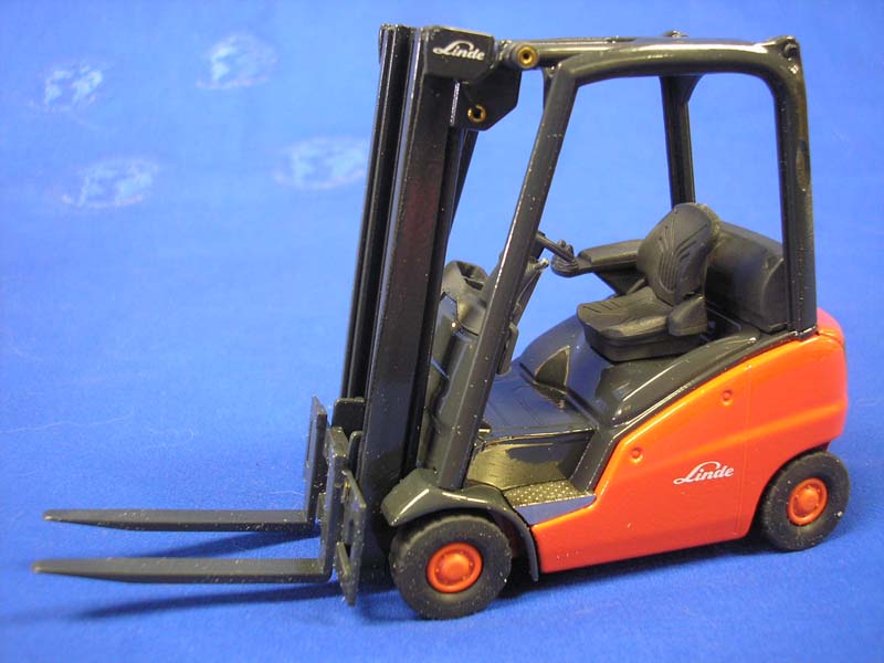 Montacarga Linde H14-H20 Escala 1:25 (Modelo Descontinuado)