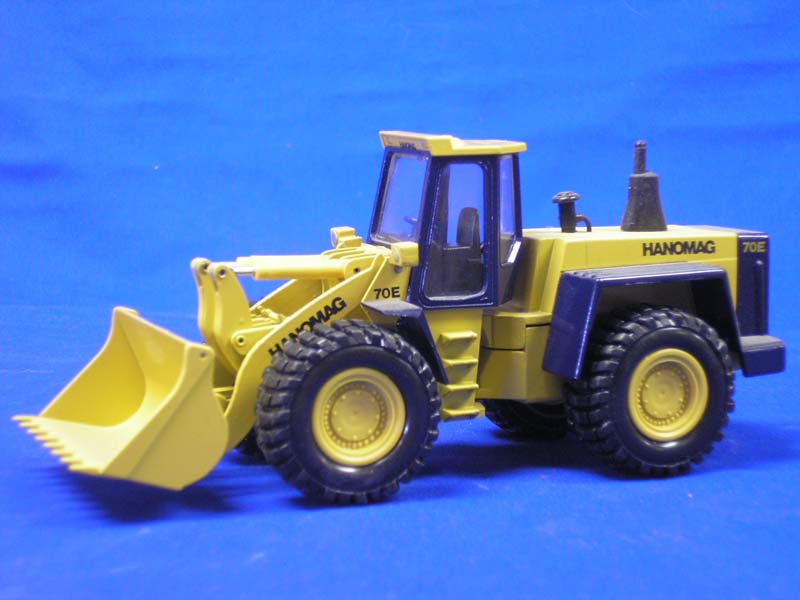 Cargador De Ruedas Hanomag 70E Escala 1:50 (Modelo Descontinuado)