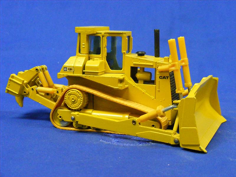 Tractor De Orugas  D8L Escala 1:50 (Modelo Descontinuado)