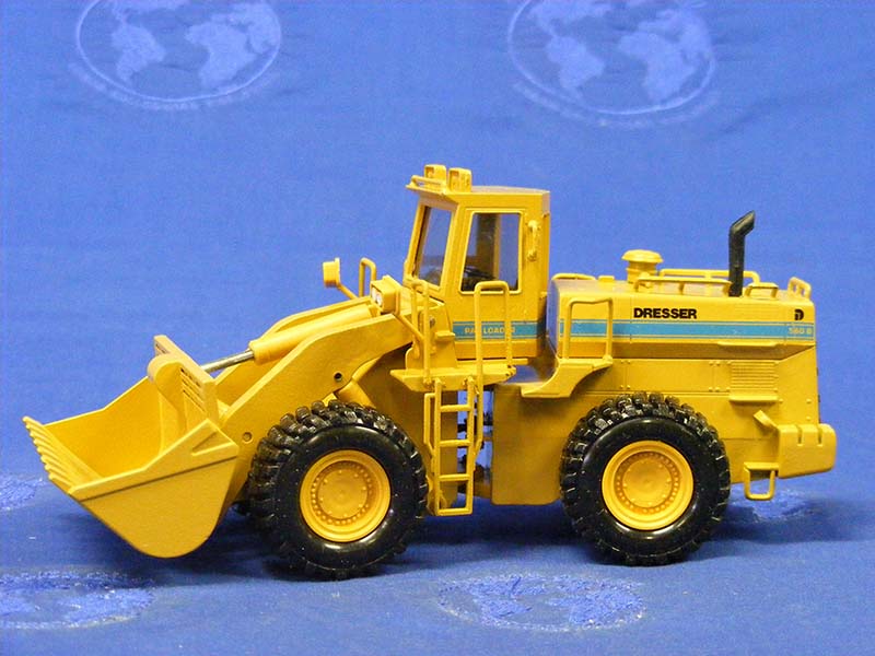 Cargador De Ruedas Dresser 560B Escala 1:50 (Modelo Descontinuado)