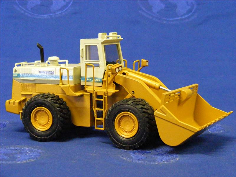 Cargador De Ruedas Dresser 560B Escala 1:50 (Modelo Descontinuado)